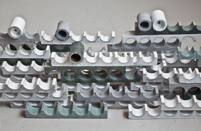 The Displacements exhibition at Grimmerhus reimagined space with glazed concrete, exploring tension, form, and material dialogue in a historic setting. 13