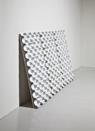 The Displacements exhibition at Grimmerhus reimagined space with glazed concrete, exploring tension, form, and material dialogue in a historic setting. 15