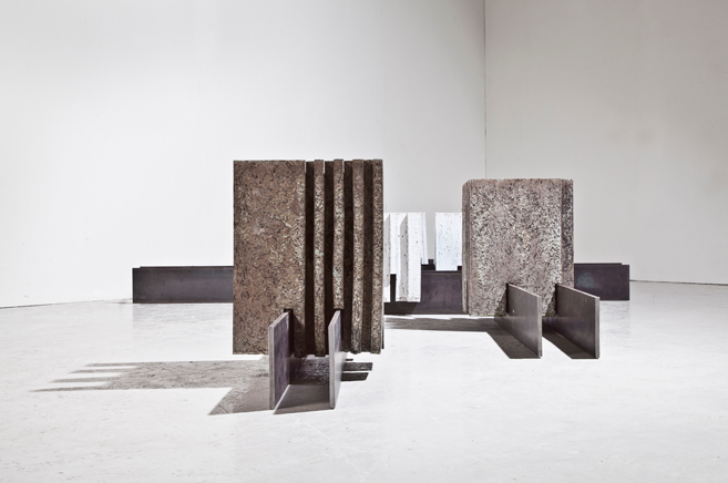 The Displacements exhibition at Grimmerhus reimagined space with glazed concrete, exploring tension, form, and material dialogue in a historic setting. 3